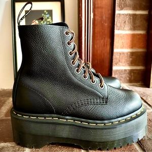 Brand New 1460 Pascal Max Leather Platform Dr. Marten Boots